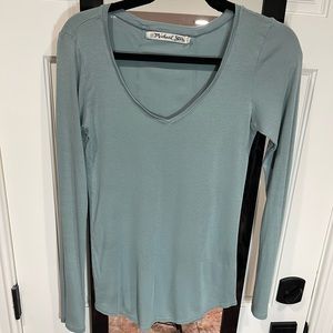 Michael stars, long sleeve tee OS